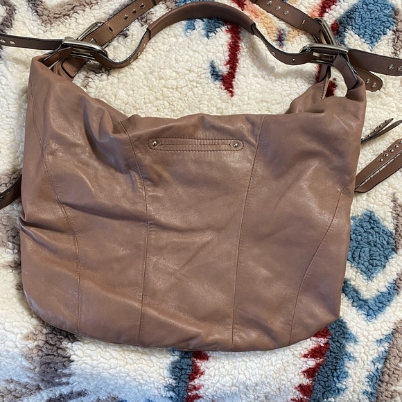 B Makowsky light brown shoulder bag, great condition, very clean - Picture 4 of 6